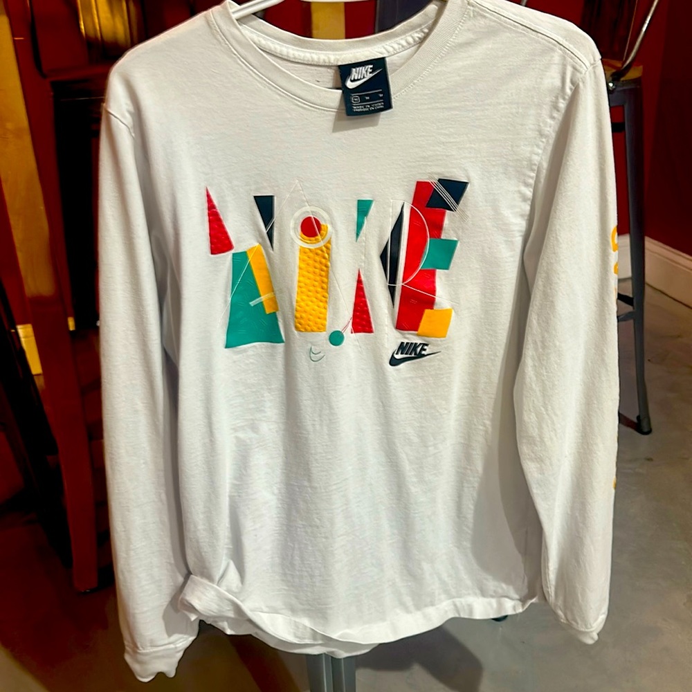 Like new  Nike retro “just do it” long sleeve T
